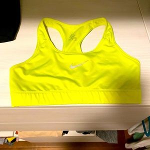 Nike Dri-Fit Sports Bra size M